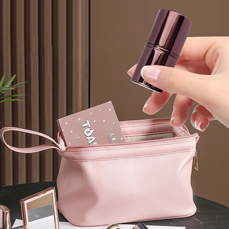 Pinceau Kabuki Rétractable – Blush, Poudre & Fond de Teint Voyage