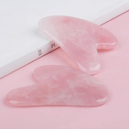 Planche Gua Sha Résine Jade Rose – Masseur Visage, Cou & Corps